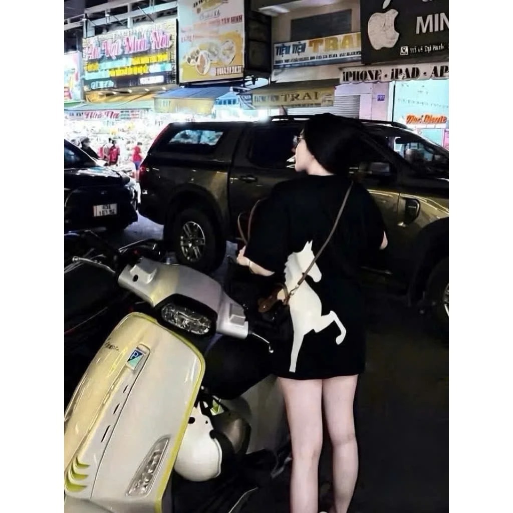 Áo Thun Cộc Tay Hotrend In Ngựa Sau Lưng dáng Rộng Chất Cotton Dày Dặn Siêu Co Dãn
