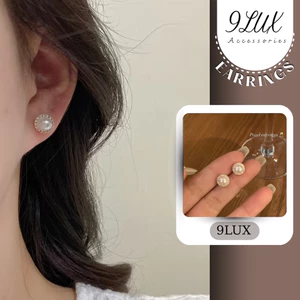 Khuyên tai NU300 viền đá phối ngọc trai nhân tạo cực sang