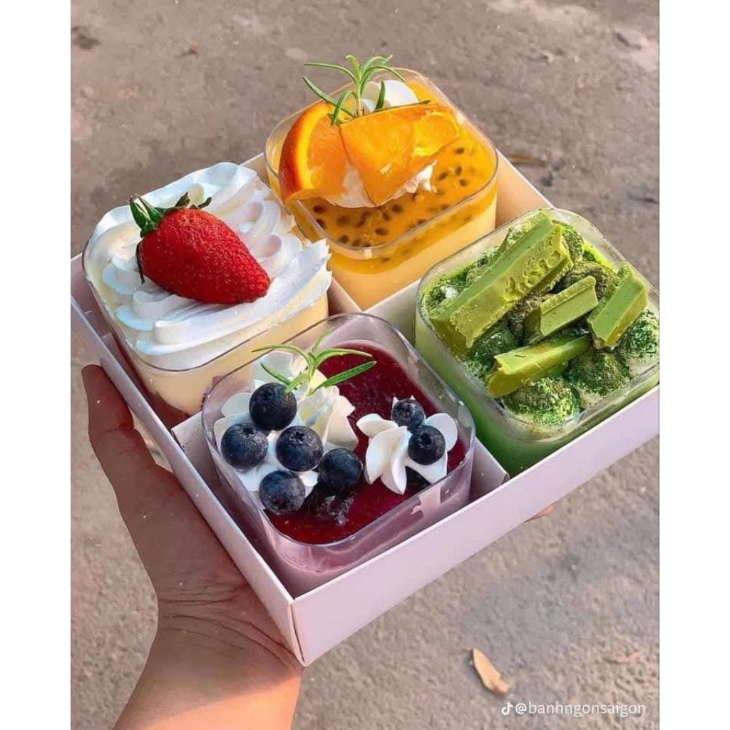 Combo 10 Hộp mica sz 16 cm quai xách đựng 2 cốc , bánh cuộn, bánh bông lan, hũ yến kèm đế trắng