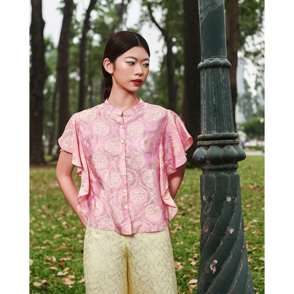 TheBlueTshirt - Áo lụa tơ tằm kiểu tay bèo nhún phom rộng nữ tính - Du Thanh