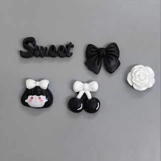 Set 12 Sticker/ Charm gắn dép đáng yêu màu đậu đỏ
