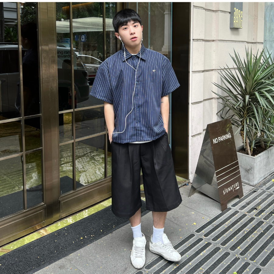 Karants Áo Sơ Mi Boxy Vải Satin Gắn Thanh Kim Loại Trơn Nam Nữ Unisex - KR262