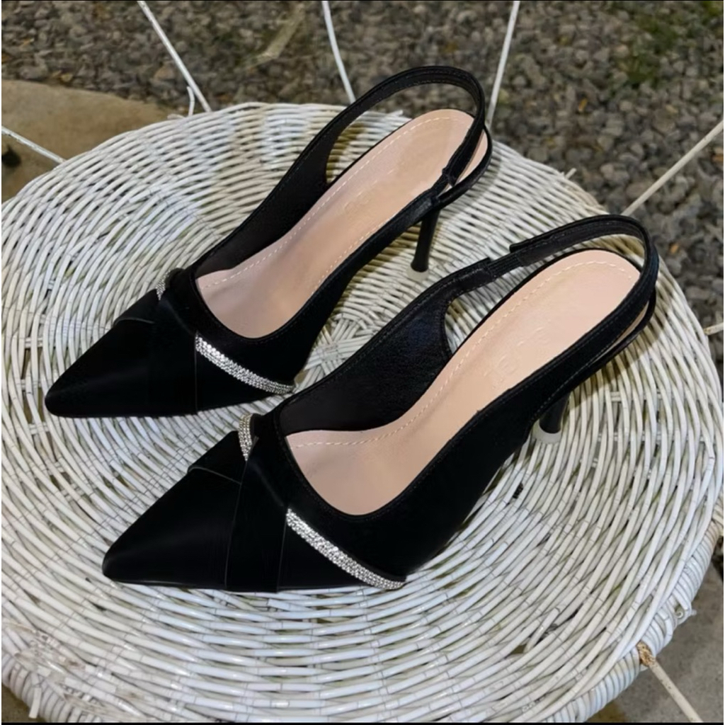 [ bigsize 35 -41 ] Giầy mũi nhọn phối dây đá chéo gót nhọn 7p-9p chất da mịn B03