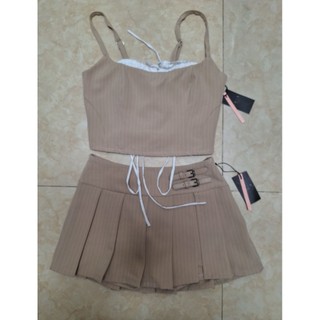 Set áo croptop dây và váy quần giả váy xếp ly vnxk dư IRIS size S(N80-85,E74-79)
