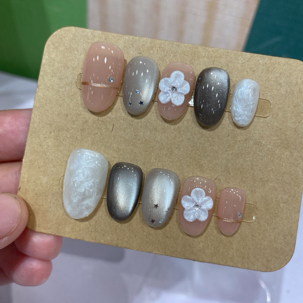 476. nailbox mắt mèo ánh nước xám nude, hoa gel nặn ánh trai