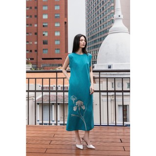 SWANLAKE | Váy Đầm Nữ Suông Sát Nách Cổ Tròn Xẻ Tà Vải Linen Thêu Hoa Cao Cấp Công Sở D13365