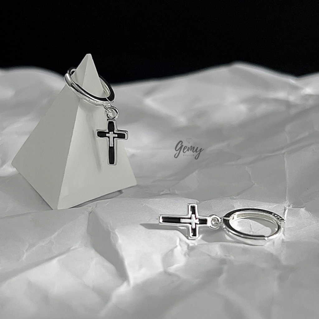 Khuyên tai tròn nam bạc S925 hình chữ thập, thánh giá đen 2 cá tính unisex (1 chiếc) KN122 | GEMY SILVER