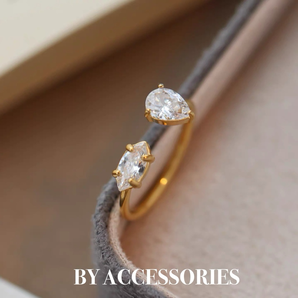 Nhẫn nữ titan kiểu hở khảm đá hình giọt nước hình bầu dục lấp lánh mạ vàng 18K không gỉ WR2628 BY ACCESSORIES