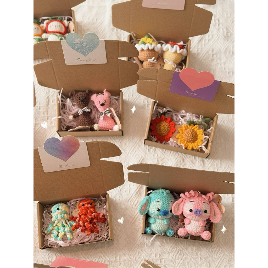 [COUPLE SET] Set Quà Box Giftset Postcard Cặp Đôi Mix Móc Khoá Handmade Tổng Hợp Đáng Yêu Cho Crush Love Valentines