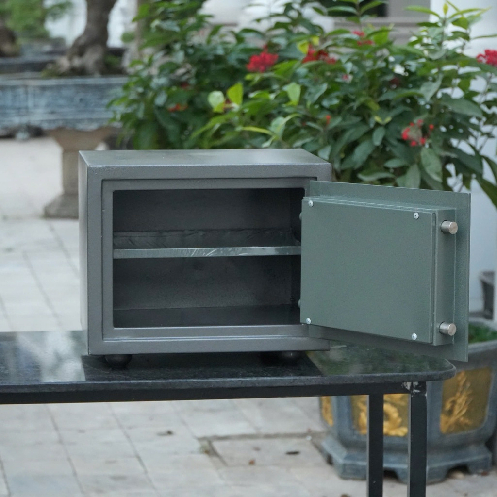 Két Sắt Việt Tiệp K29N Công Đức Khóa Cơ Khoét Nóc Có Khe Thả Tiền Chuẩn Phong Thủy 35kg (bảo hành 5 năm)