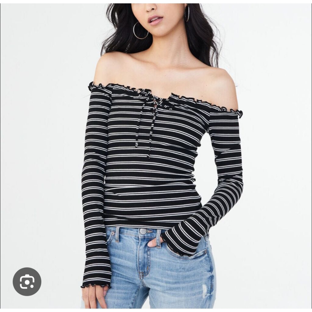 Áo trễ vai tay dài ôm body buộc dây trước cho nữ (off-shoulder lace-up ribbed top)