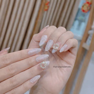NAIL BOX THIẾT KẾ MẮT MÈO SIÊU SÁNG CHARM NGUYỆT QUẾ NAIL BOX TÔN DA TAY