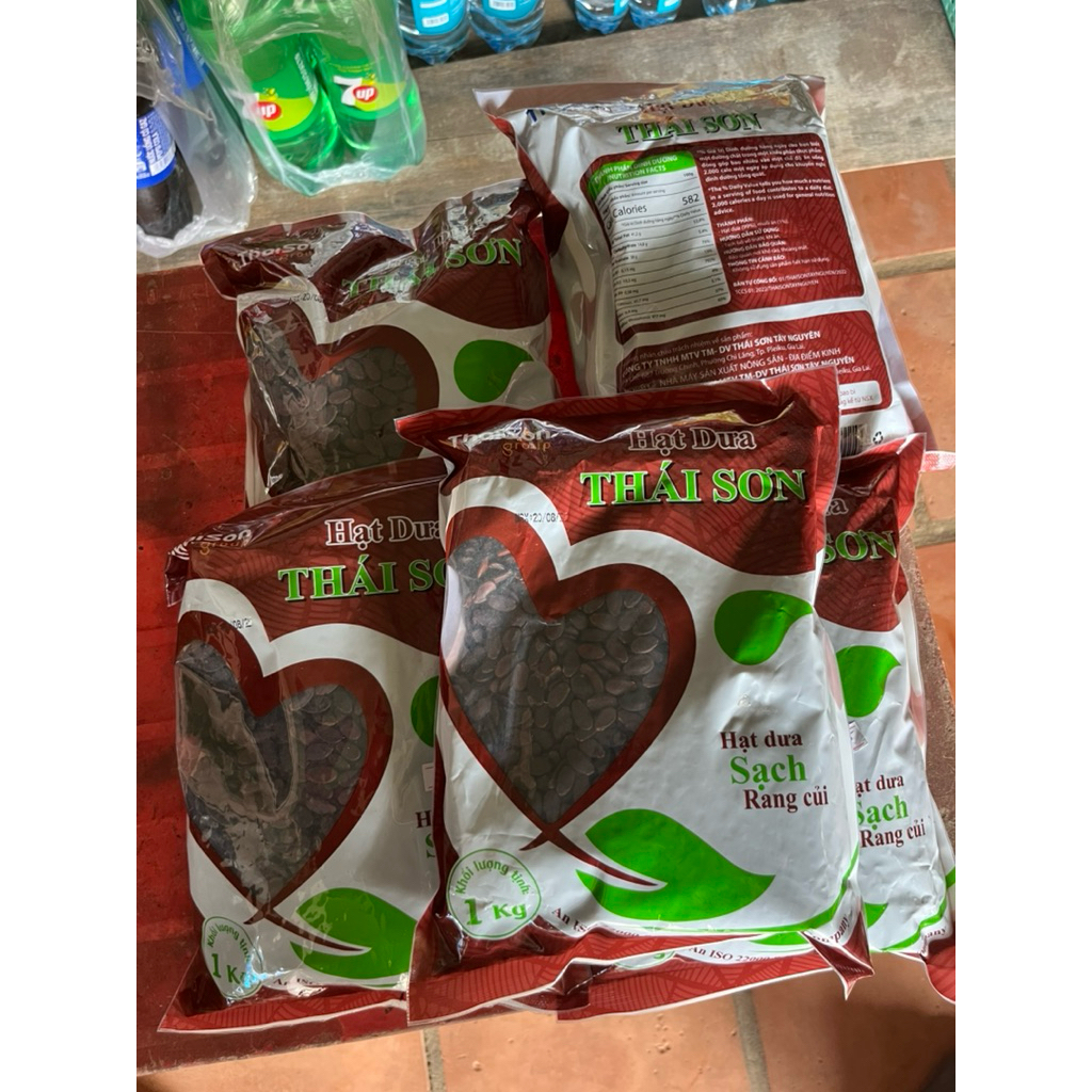 Hạt Dưa Thái Sơn Rang Củi Sạch Không Nhuộm Màu 1Kg