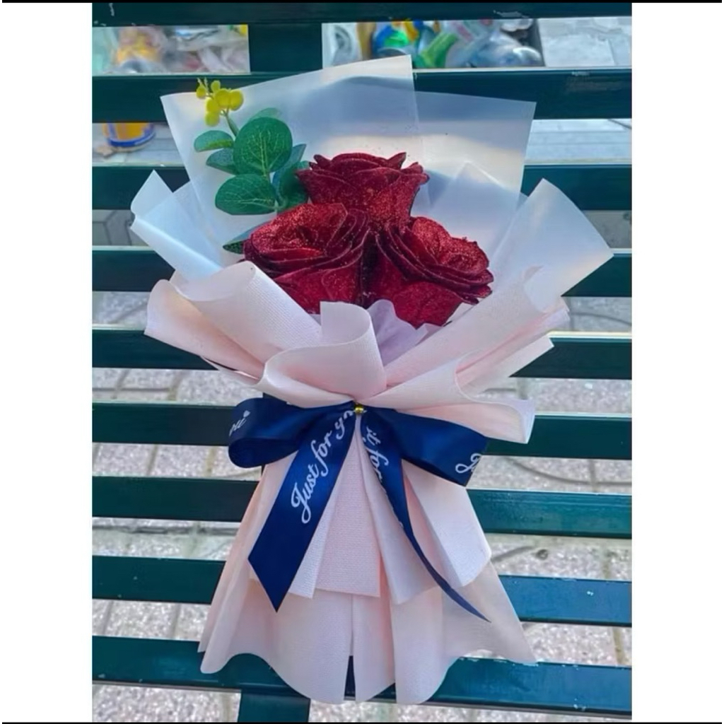 Bó hoa hồng nhũ kim tuyến 5 bông mix màu