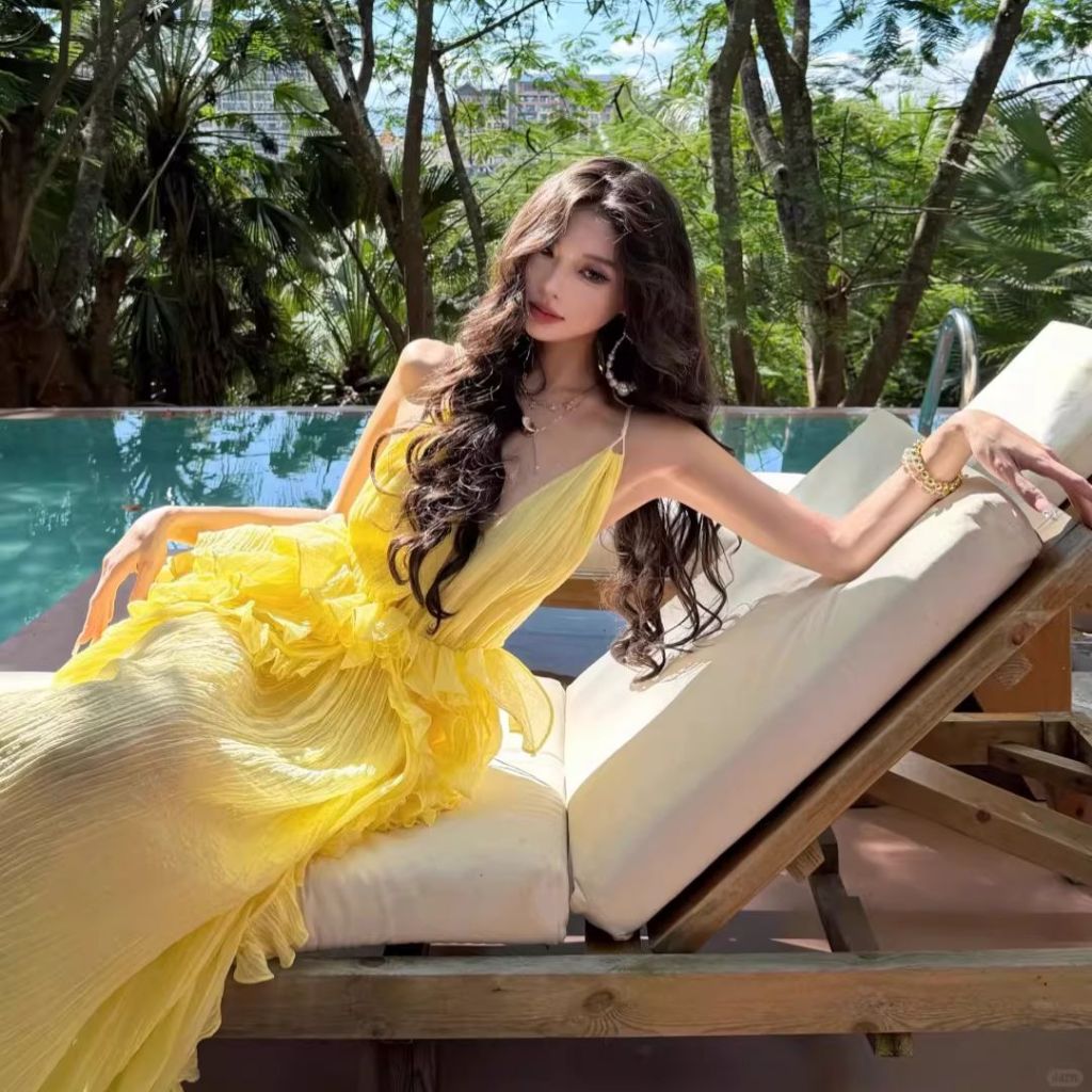 YNN STUDIO Đầm đi biển maxi màu vàng 2 dây tôn dáng