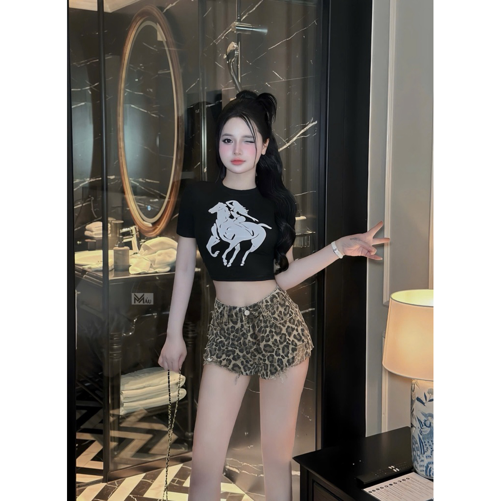 Áo cộc tay dáng croptop in hình ngựa có đệm vai siu đẹp