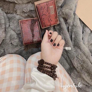 Vòng trầm hương full hộp gấm kèm lá bồ đề