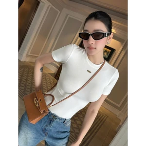 Áo Thun Nữ Cổ Tròn Ôm Body Đính Tag Sắt CHEZI HOUSE, Áo Phông Cộc Tay Chất Cotton Co Giãn Tôn Dáng CHEZI HOUSE HA233