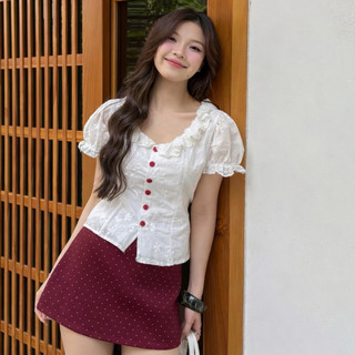 Áo kiểu nữ thô boil cổ bèo tay phồng phối cúc đỏ có dây buộc eo LAVIAN A83