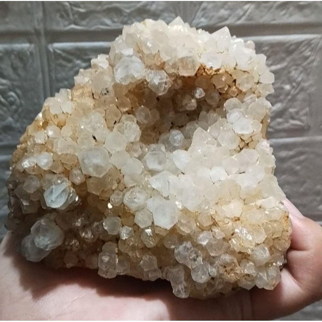 tinh thể thạch anh tự nhiên