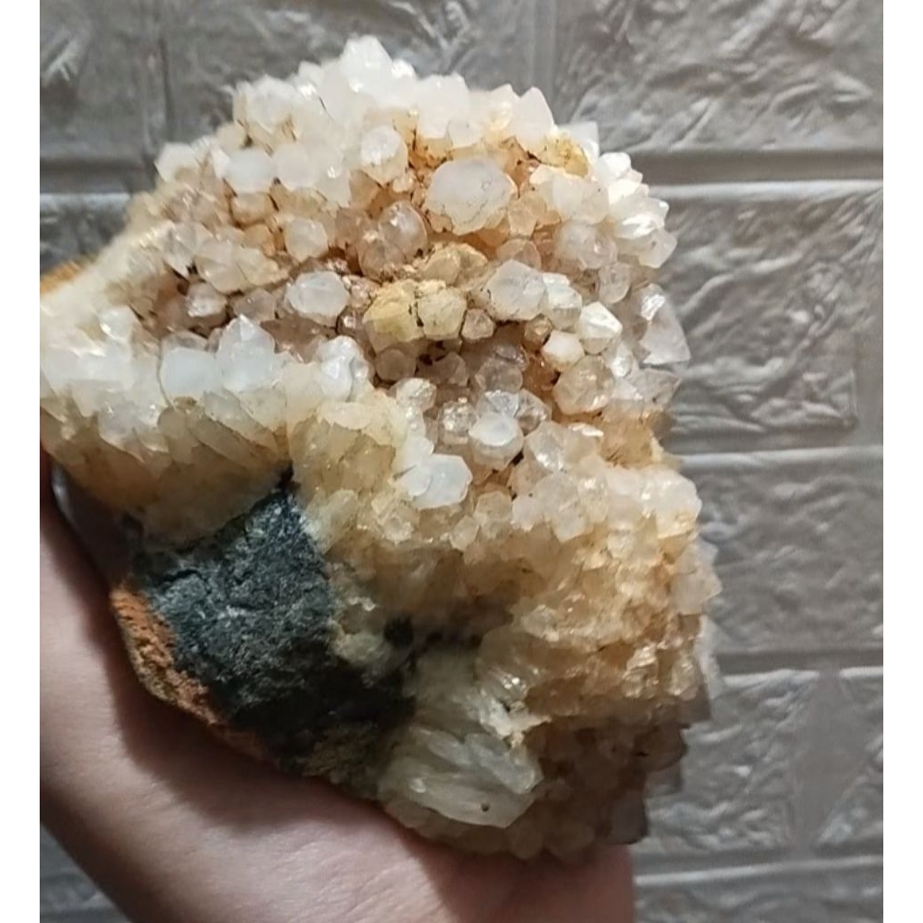 tinh thể thạch anh tự nhiên