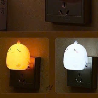 Đèn Ngủ Cắm Ổ Điện Hình Đám Mây Dễ Thương – Đèn LED Trang Trí Phòng Ngủ