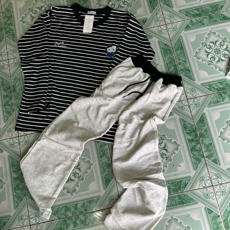 Sét Áo Thun Kẻ Sọc Vằn In Kitty 2 Logo Mix Quần Dài Cạp Trắng In Mèo Hello Basic Xinh Xắn Dễ Thương