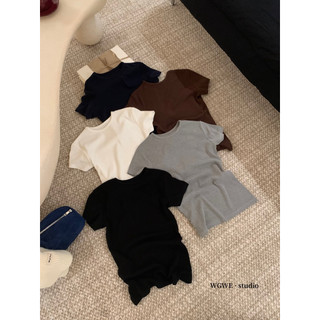 𝐏𝐡𝐢𝐞𝐧 𝐖𝐆𝐖𝐄 | (Sẵn) W3013 Áo Thun Cotton Ôm Body Cổ Tròn Thiết Kế Trơn Basic