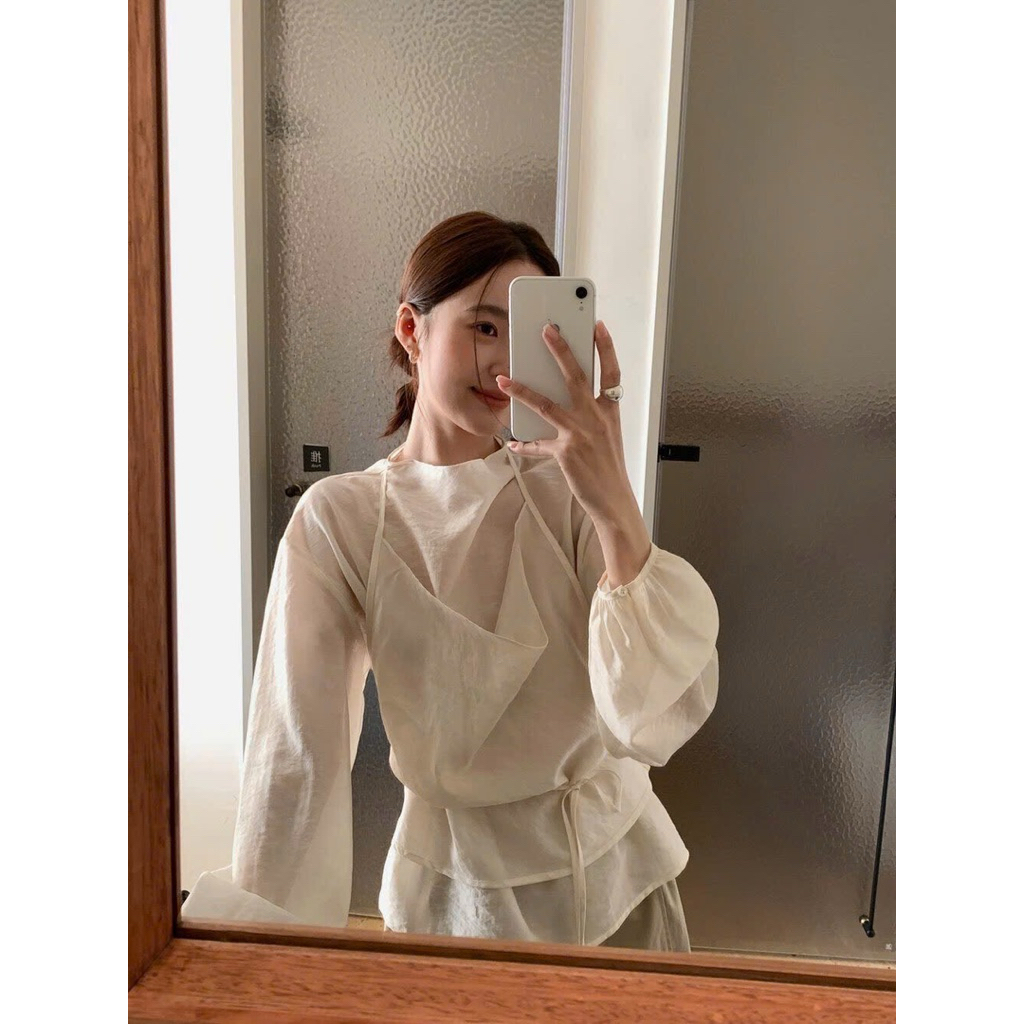 Áo kiểu cổ tròn phối yếm linen tơ xước Onni st