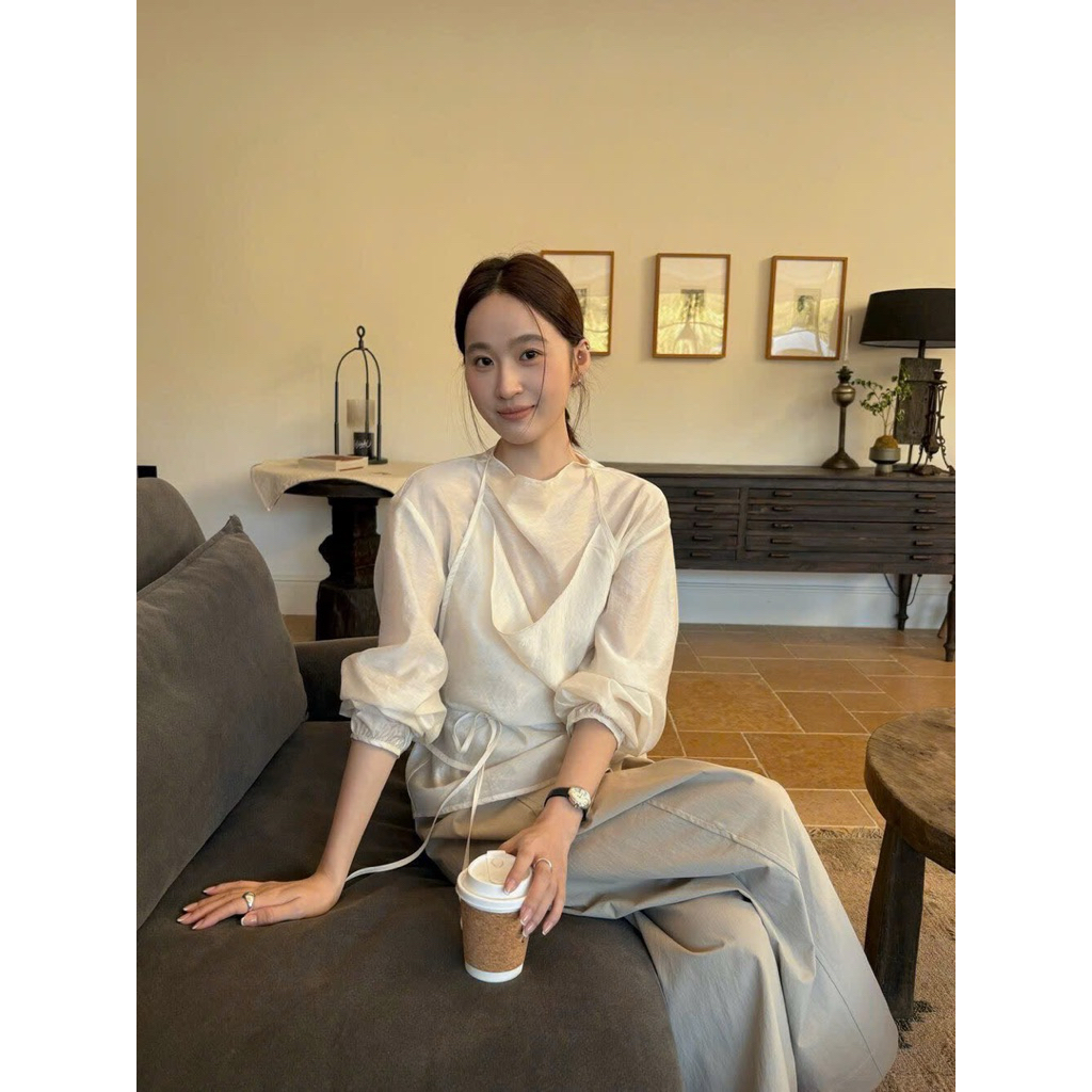 Áo kiểu cổ tròn phối yếm linen tơ xước Onni st