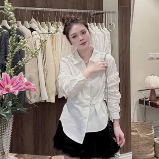 Áo sơ mi trắng cách điệu Thiết Kế điểm nhấn đai kim loại Tôn Dáng Thanh Lịch