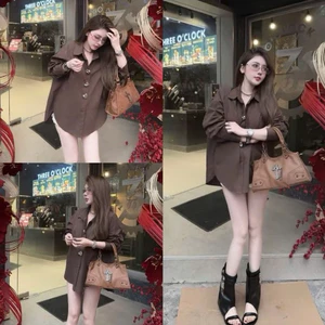 Áo Sơ Mi Nữ Form Rộng Cúc Trái Tim Màu Nâu Chocolate, Áo Sơ Mi Oversize Dài Tay Hàn Quốc - CHAMIE
