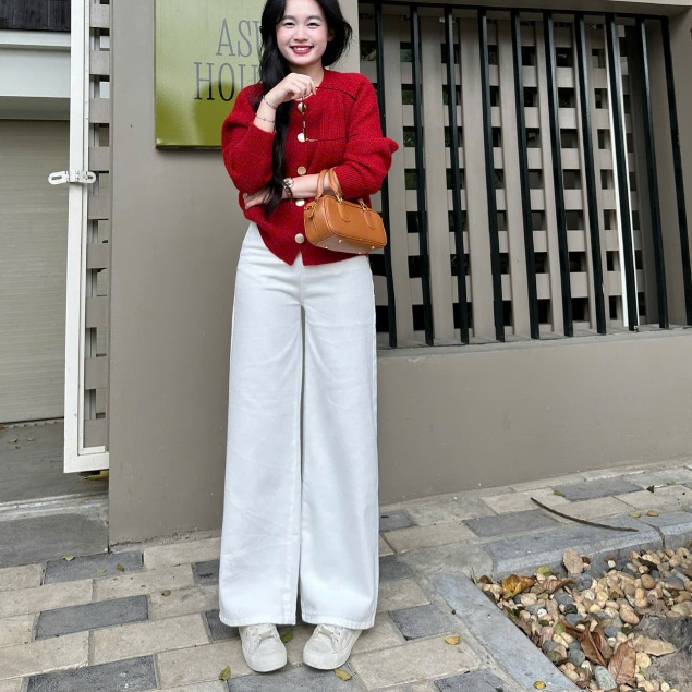 Quần jean ống rộng màu trắng Joolate quần bò ống loe màu trắng cạp cao form rộng chùm chân quần đi làm đi học