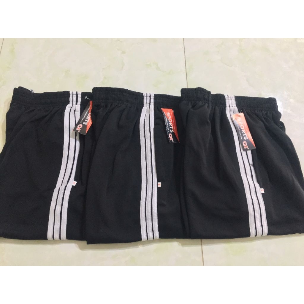 Quần thể dục thể thao nam nữ thun poly co giãn tốt, mẫu màu đen 3 sọc trắng .túi sâu có khoá kéo túi.(nts dài 3s trắng)