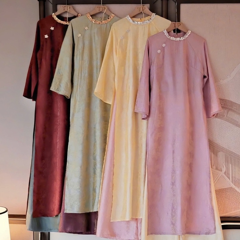 Set áo dài cách tân cổ đính đá kim sa dáng suông chất voan tơ óng + quần óng Áo dài cổ tròn sang trọng T1473G