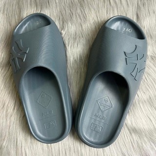 Dép quai ngang Unisex MLB chính hãng chất liệu cao su tổng hợp bền, đẹp, nhẹ nhàng, êm ái, tiện lợi, trẻ trung