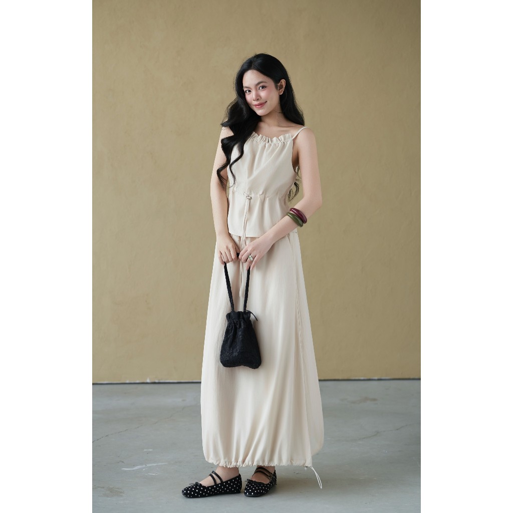 Set áo dây và chân váy Nabi Miều Est.2013 màu kem chất liệu dù