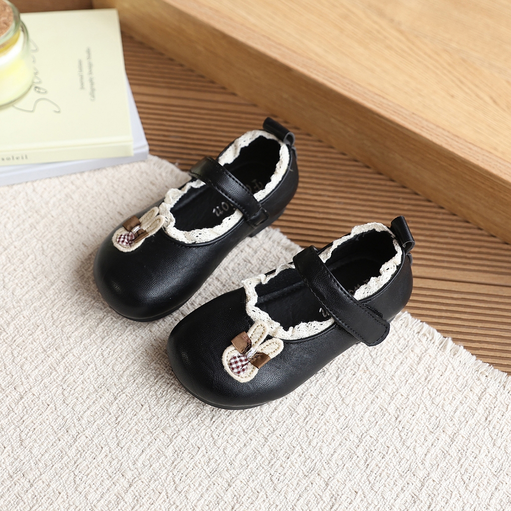 Bella2026 Mẫu giày nữ mới thời trang và dễ thương với họa tiết thỏ và ren, giày lười kiểu Hàn Quốc