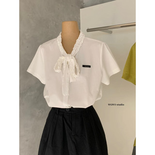𝐏𝐡𝐢𝐞𝐧 𝐖𝐆𝐖𝐄 | W8950 Áo Sơ Mi Thô Cổ Bèo Cộc Tay Màu Trắng