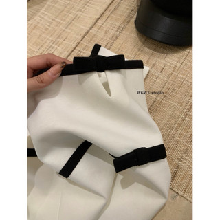 𝐏𝐡𝐢𝐞𝐧 𝐖𝐆𝐖𝐄 | (Sẵn) w8897 Áo Thun Trễ Vai Form Ôm Ngắn Viền Nơ Đen