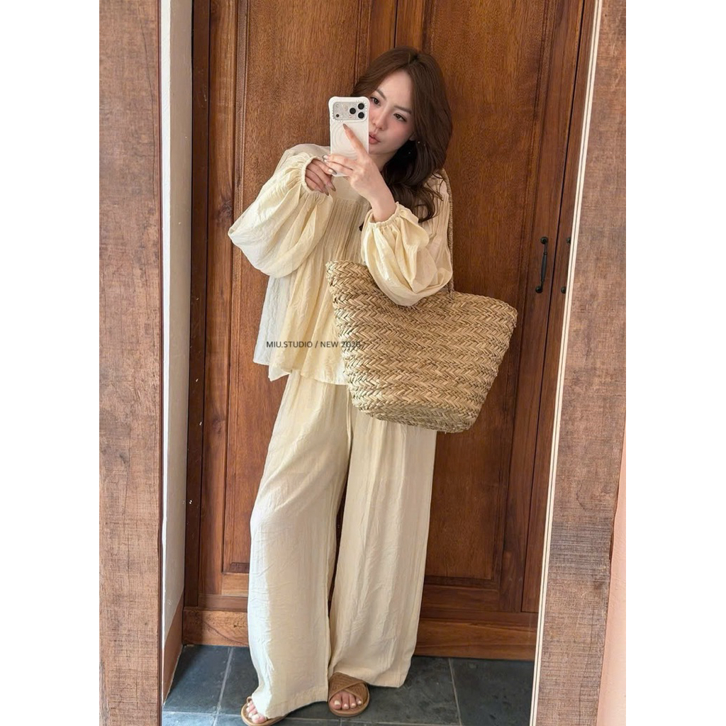 “Rachel Set” Set 2 món : Áo voan tơ cổ tròn tay bồng TK nhún dập ly kèm quần dài ống xuông-màu kem style basic đơn giản