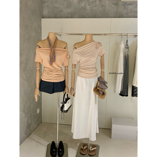 𝐏𝐡𝐢𝐞𝐧 𝐖𝐆𝐖𝐄 | (Sẵn) w9042 Áo Thun Cotton Lệch Vai May Nhún
