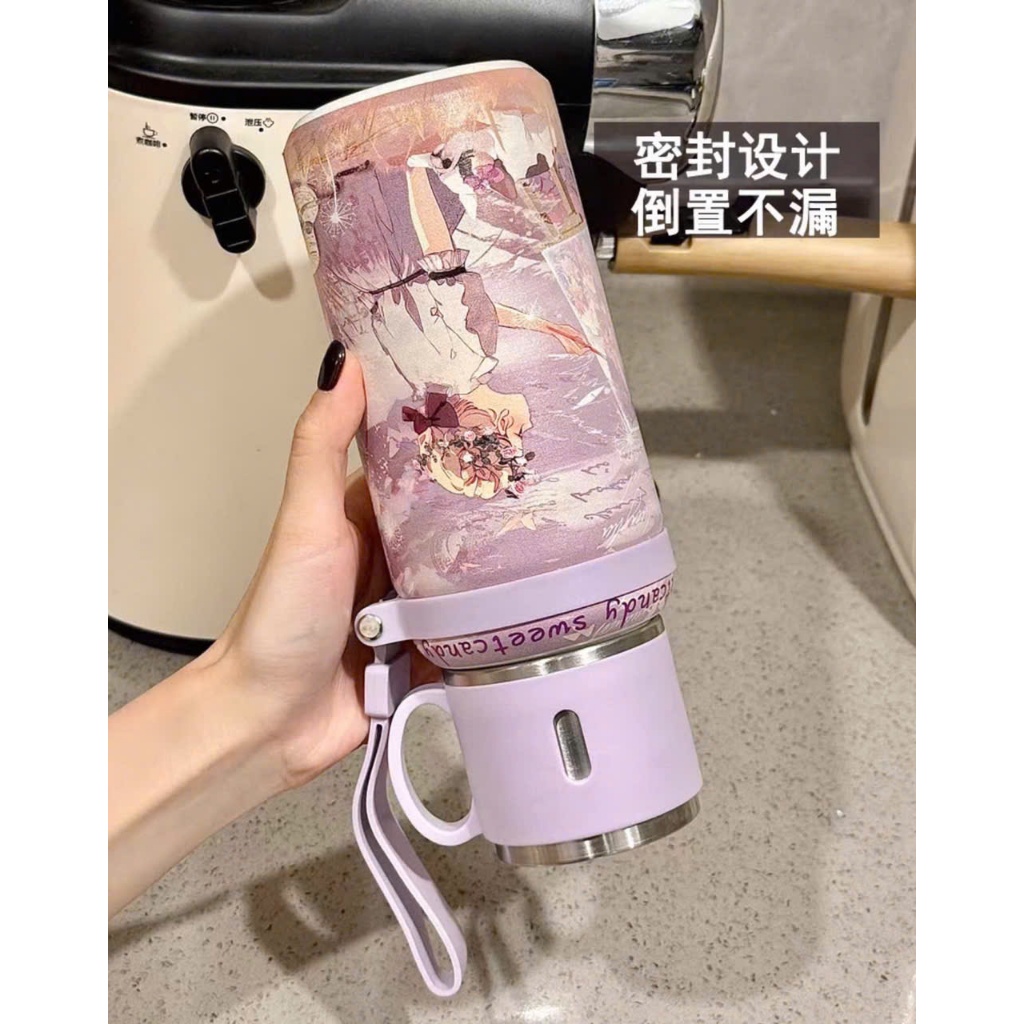 Bình Giữ Nhiệt 600ML Hoạ Tiết Cô Gái 3D – Nắp Làm Cốc, Kèm Lưới Lọc Trà, Có Quai Xách