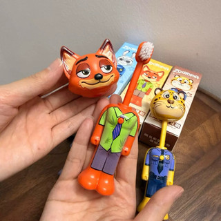 bàn chải đánh răng trẻ em tạo hình nhân vật hoạt hình trong phim Zootopia