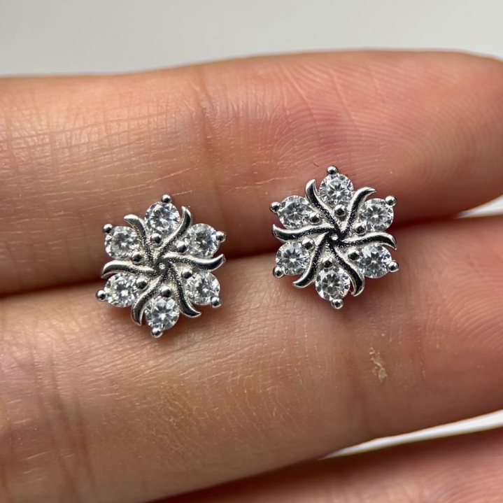 Khuyên tai nam thanh thẳng bạc S925 Snow Flower thiết kế hình bông tuyết đính đá basic KN151 (1 chiếc) | GEMY SILVER