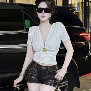 Áo croptop nhún ngực Cổ V Thiết Kế đính hoa Sang Chảnh