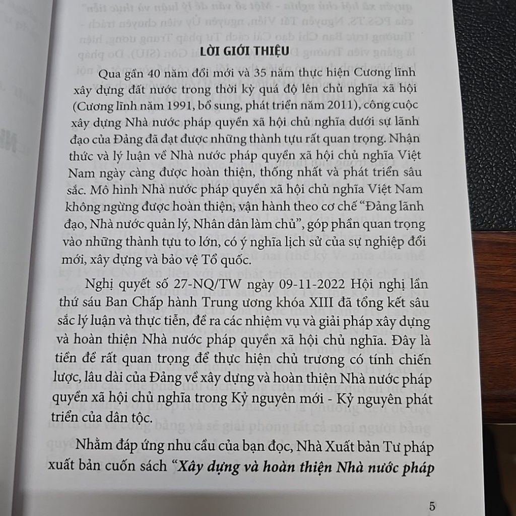 Sách - Xây dựng và hoàn thiện nhà nước pháp quyền xã hội chủ nghĩa (NXB Tư Pháp)