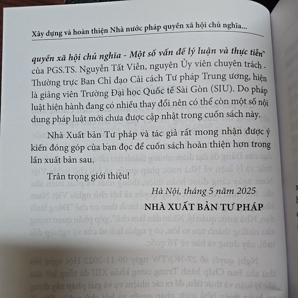 Sách - Xây dựng và hoàn thiện nhà nước pháp quyền xã hội chủ nghĩa (NXB Tư Pháp)