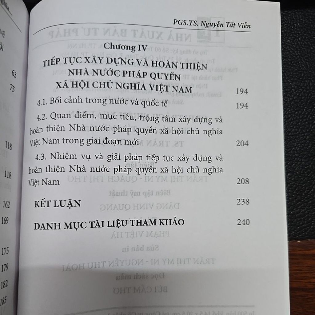 Sách - Xây dựng và hoàn thiện nhà nước pháp quyền xã hội chủ nghĩa (NXB Tư Pháp)