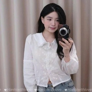 Áo Sơ Mi Cổ Sen Ren Hoa Hàn Quốc – Pure Blossom Blouse siêu xinh dành cho Nữ 247Store L100